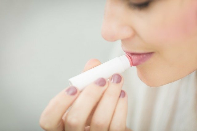 Dry lips by smoking .jpg